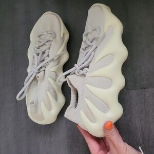 Yeezy 450 Fits Women 7.5 Men 6.5